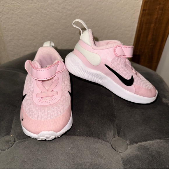 Nike Other - Nike Revolution 7- Baby/Toddler size 5